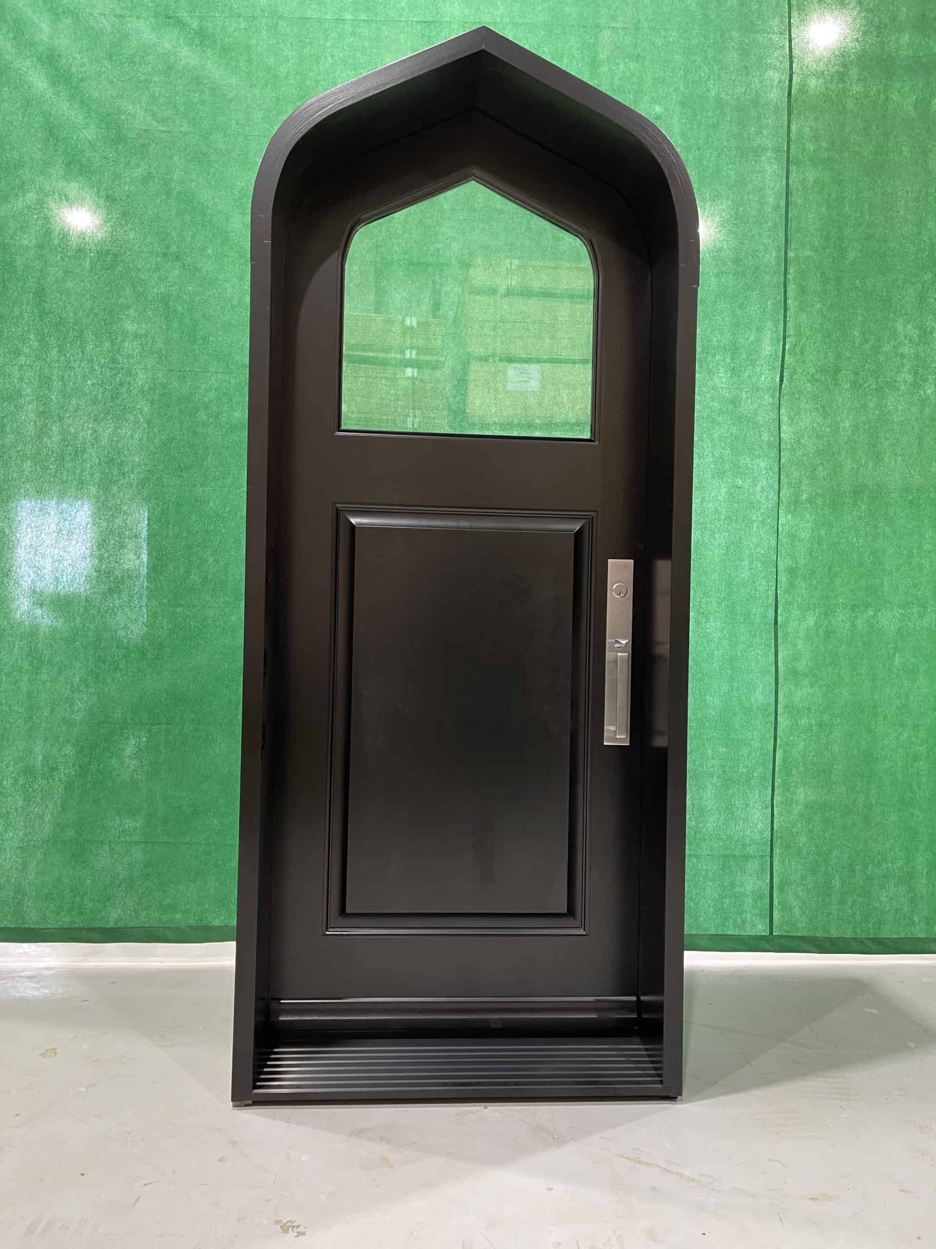 Porte Extérieur Acajou Sapele Tête Ogive. Poignée à Clenche GS300 Colombo Finition Noir Opaque
